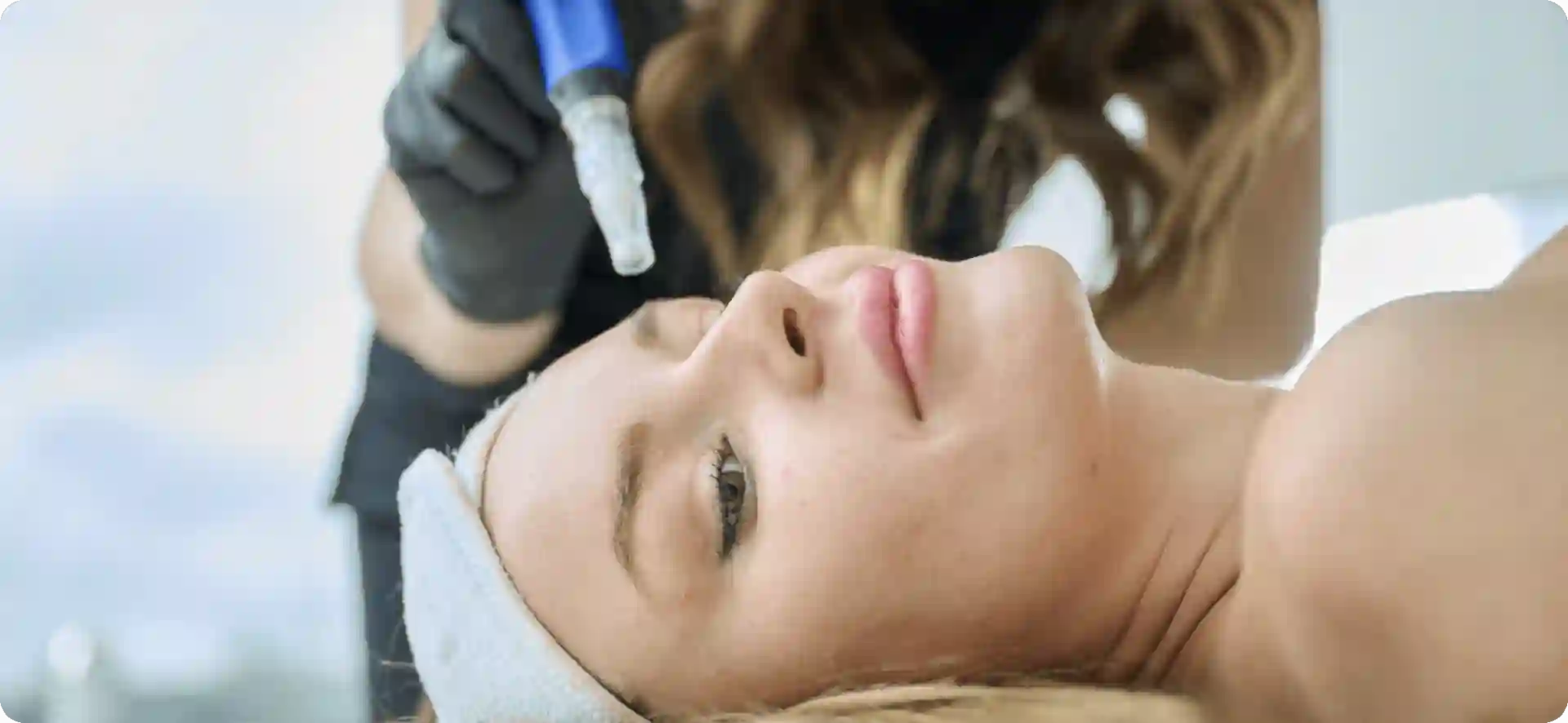 How Do Microneedles Trigger New Collagen and Elastin in Loose Skin Walsall?